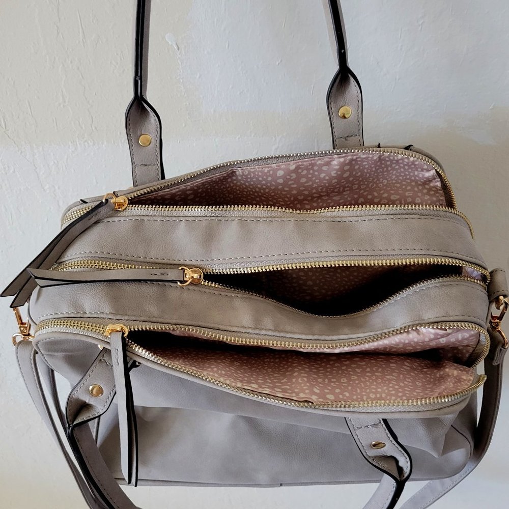 Multi-Compartment Grey Purse - Picture 2 of 2